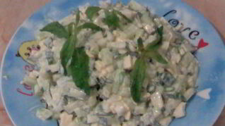 Салат с сыром и мятой