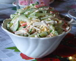 Салат с сыром сулугуни и крабовыми палочками