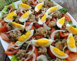 Салат с тунцом