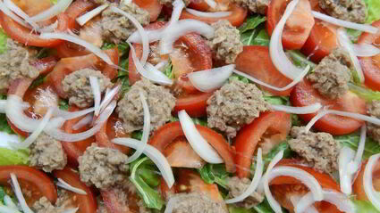 салат с тунцом