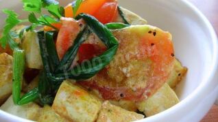 Салат соевый с помидорами