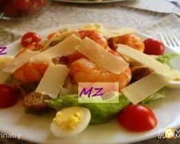 Салат Цезарь с креветками