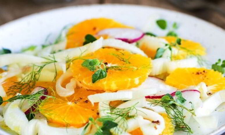 Рецепт сочный салат из редиса и апельсинов