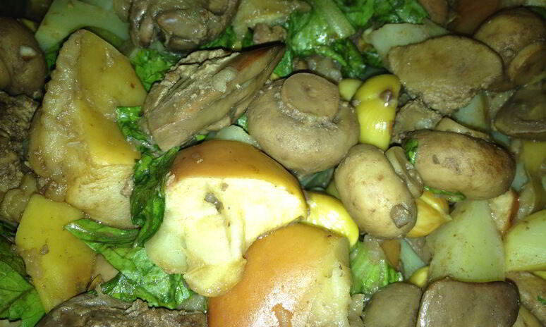 Рецепт теплый салат с куриной печенью и каштанами