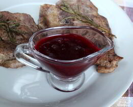 Брусничный соус к мясу