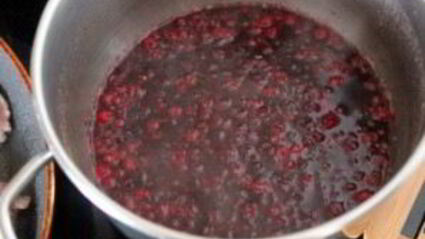 брусничный соус к мясу