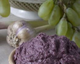 Истрим соус из кислого винограда и орехов