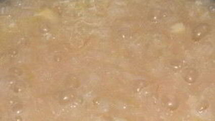 соус для рыбы из вина, масла и каперсов