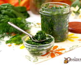 Зеленый соус из шпината