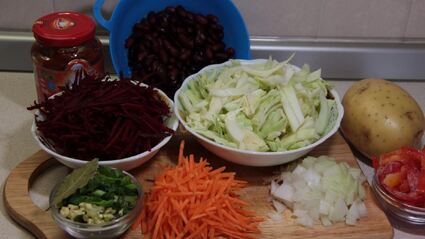 борщ с фасолью и курицей