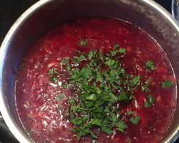 Борщ с гренками