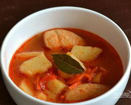 Красный борщ с курицей