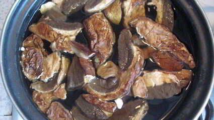 постный грибной борщ с черносливом