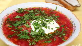 Украинский борщ с салом и чесноком