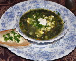Зеленый борщ из крапивы