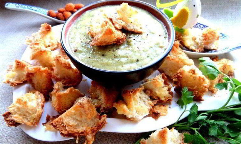 Рецепт чесночный французский суп с крутонами