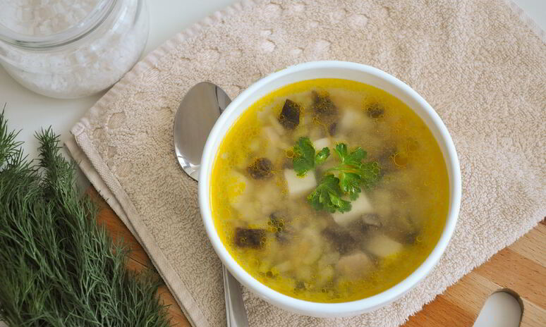 Рецепт грибной суп с перловкой и сельдереем