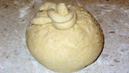 грибной суп со сливками и сыром в хлебных горшочках-мешочках