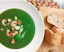 Крем-суп из шпината с креветками