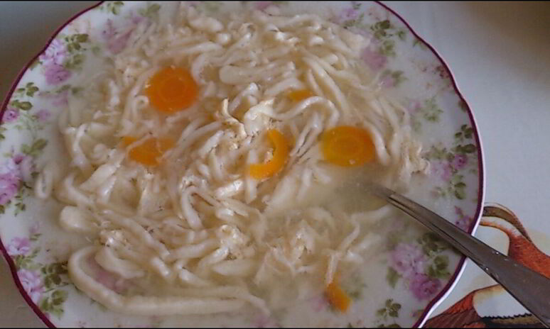 Рецепт куриный суп из бедрышек с домашней лапшой