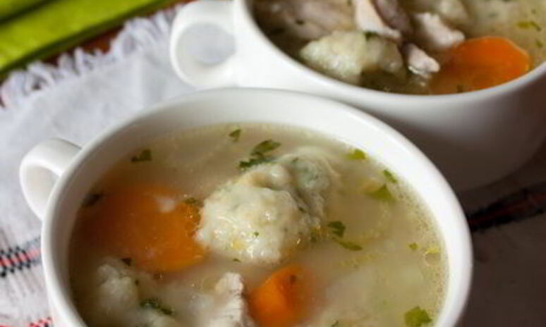 Рецепт куриный суп с зелеными клецками