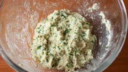 куриный суп с зелеными клецками