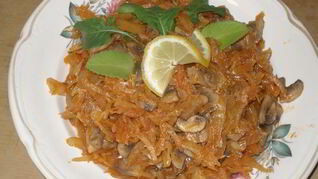 Солянка с грибами и капустой