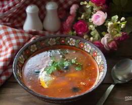 Солянка с колбасой