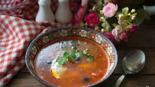 Солянка с колбасой