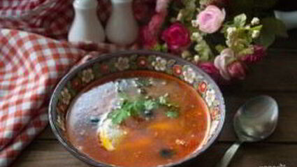 солянка с колбасой