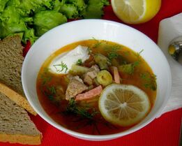 Суп солянка с оливками и колбасой