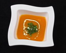 Быстрый морковный суп-пюре с укропным песто