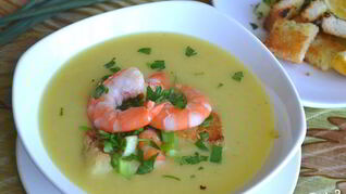 Картофельный суп-пюре с креветками