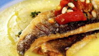 Сибас с пряным соусом и супом-пюре