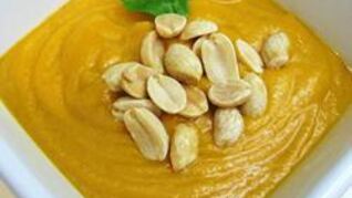 Суп-пюре из батата и арахиса