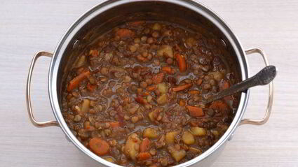 суп-пюре из чечевицы и золотистых овощей