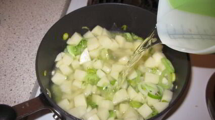 суп-пюре из лука порея с беконом