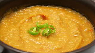 Суп-пюре из нута и лука порея