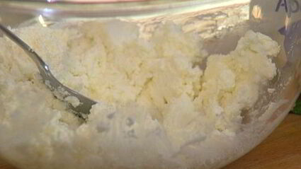 суп-пюре из спаржи с клецками из феты