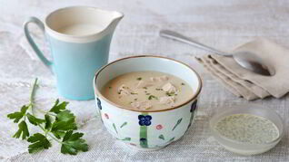 Суп-пюре из цесарки с зеленой заправкой