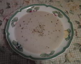 Суп-пюре из цветной капусты с грецкими орехами