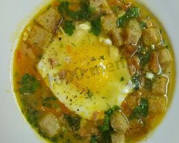 Суп-пюре с ветчиной и яйцом