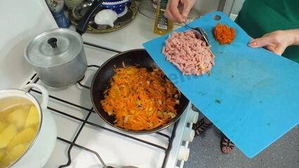 суп-пюре с ветчиной и яйцом