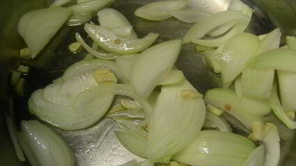 суп-пюре с запеченными баклажанами, помидорами и грибами