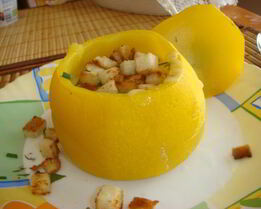 Суп-пюре в съедобном горшочке