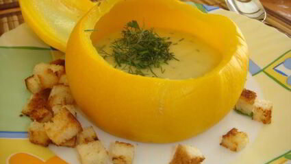 суп-пюре в съедобном горшочке