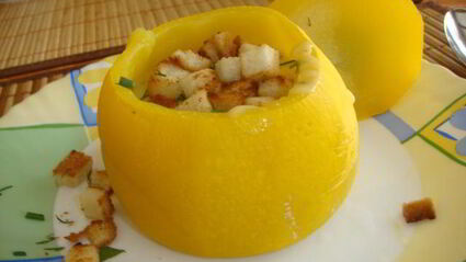 суп-пюре в съедобном горшочке