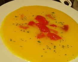 Тыквенно-морковный суп-пюре с запеченным перцем