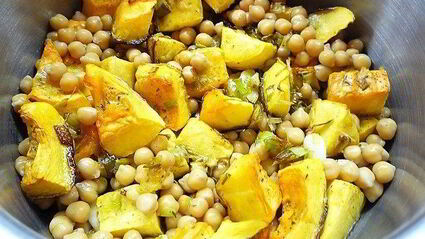 тыквенный суп-пюре с нутом и креветками