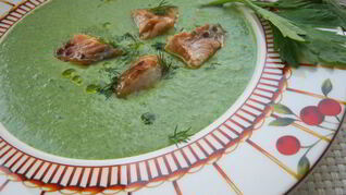 Зеленый суп-пюре с семгой